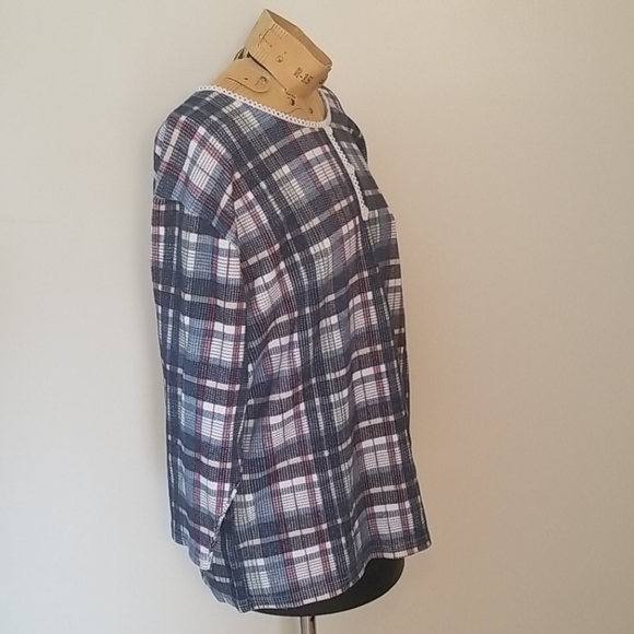 Stefano Basics Blouse - Picture 4 of 9